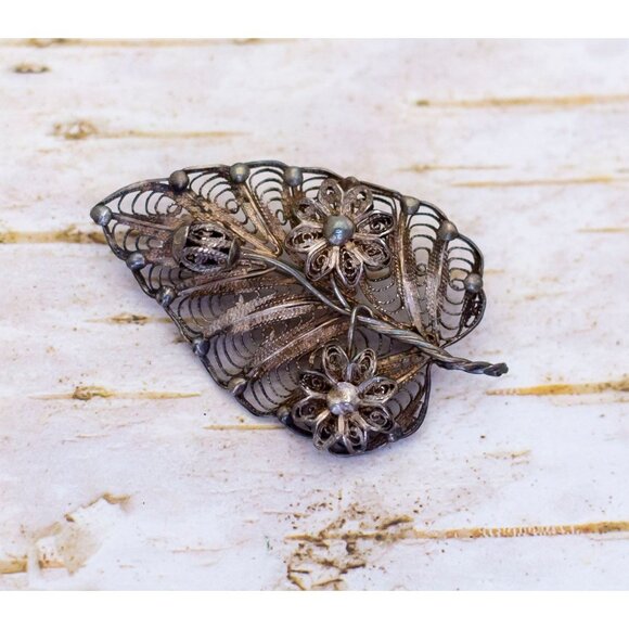 Vintage Intricate Leaf Abstract Brooch - BR1 - Picture 2 of 3